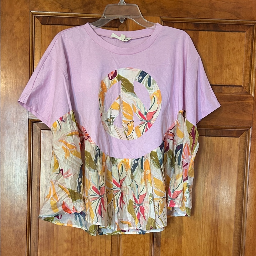 Boho Floral Peace Sign Short Sleeve Top